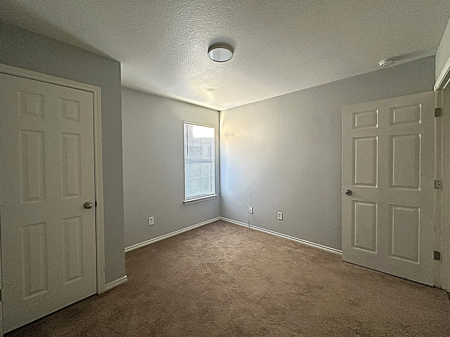 3 bed, 1250 sqft, $1,150 — Photo 2