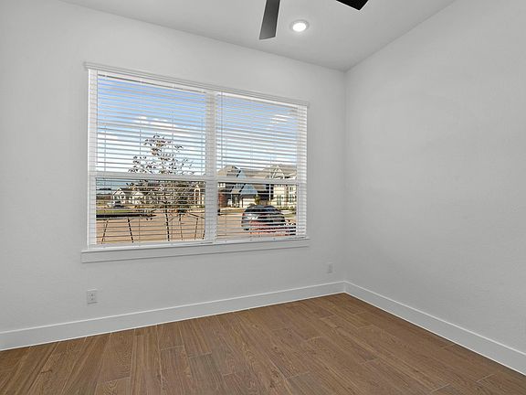 4th image of 407 Blue River Trl