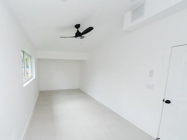 2160 SW 16th Ct — Photo 17
