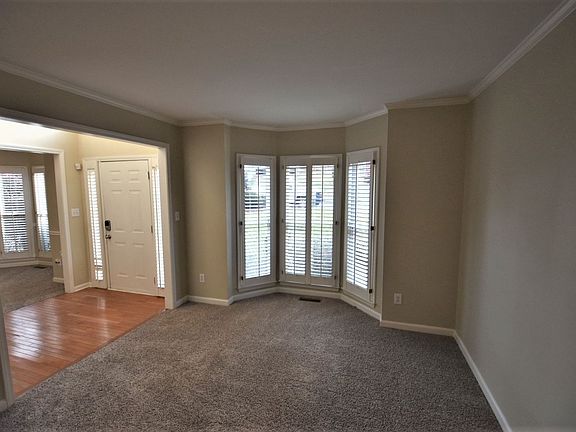 3rd image of 1055 River Overlook Dr