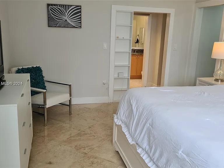 6917 Collins Ave #809 — Photo 11