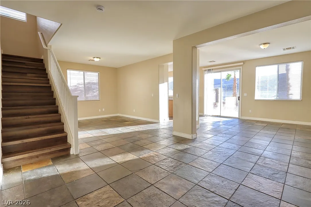 4 bed, 2.5 bath, 2063 sqft, $2,430 — Photo 2
