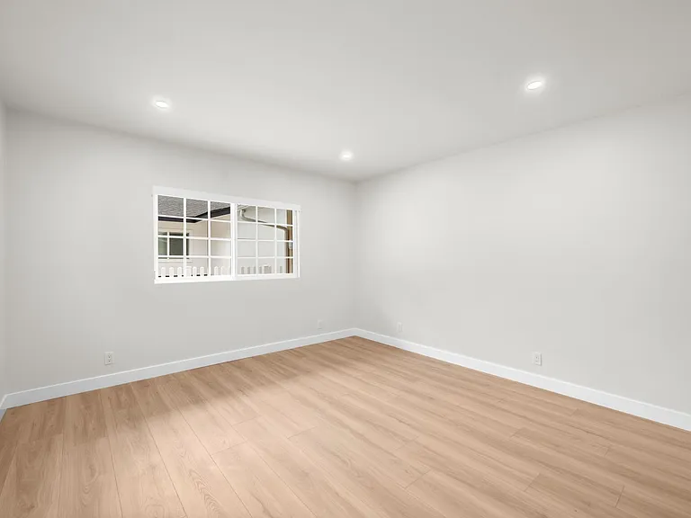 1805 Clay St — Photo 16