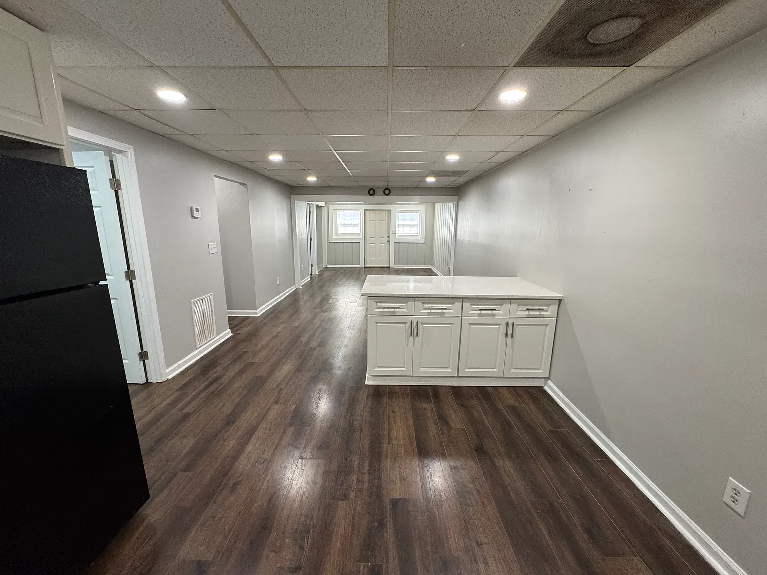 3 bed, 990 sqft, $1,660 — Photo 2