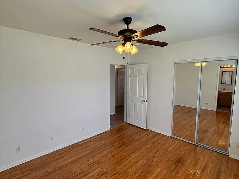 10866 Gerald Ave — Photo 23