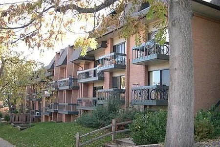 Varsity Townhouses - Student Housing