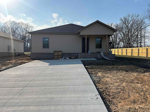 2nd image of 1 Moon Rd