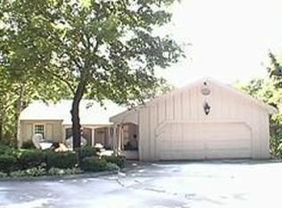 17 Timberhill Ln, Lynnfield, MA 01940