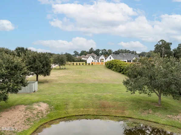 110 Hammer Lake Run, Broussard, LA 70518