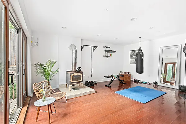 Sold by Compass | media 16