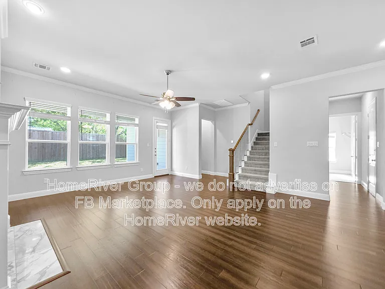 720 Mulberry Ct — Photo 3