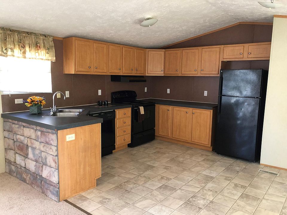 2nd image of 36 Red Fir Ln