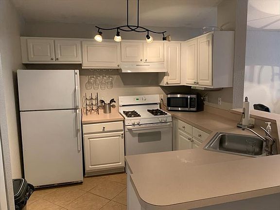 4th image of 13810 Sutton Park Dr N APT 1034
