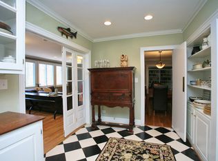 1000 Dairyland Rd, Chapel Hill, NC 27516