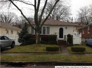 32 Clarence Pl, Staten Island, NY 10306