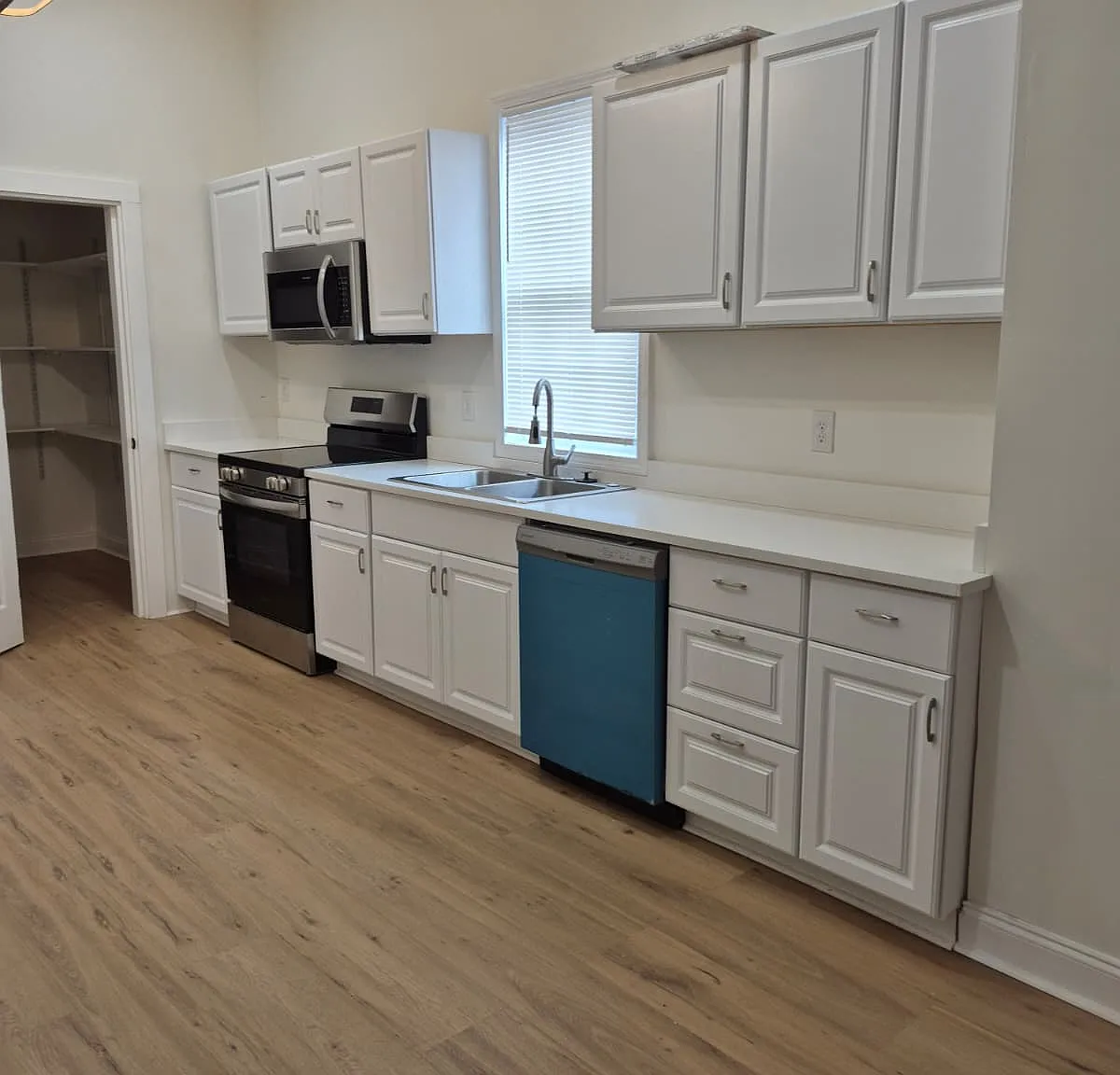 4 bed, 1780 sqft, $1,900 — Photo 2