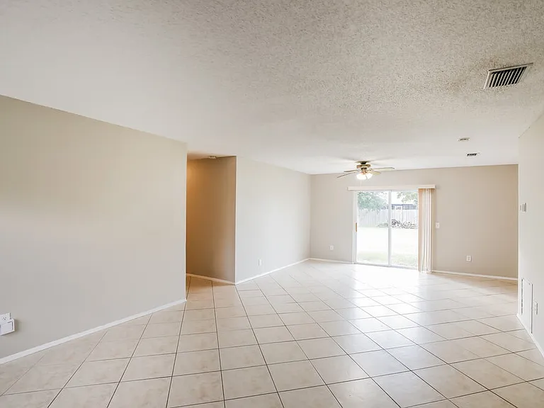 2913 SE Ironton Ave — Photo 3