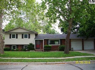1013 E 22nd Ave, Hutchinson, KS 67502