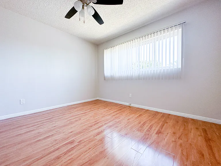 1111 Benito Ave #E — Photo 14