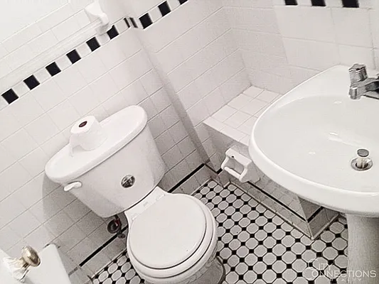 Rented by City Connections Realty | media 9