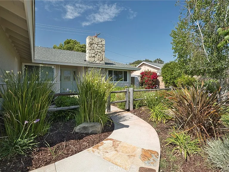 1425 Arrow Wood Dr — Photo 4