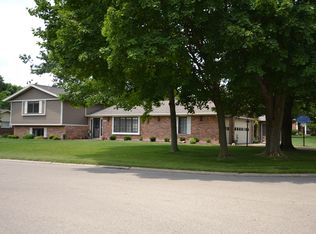 2151 Springmill Rd, Dayton, OH 45440