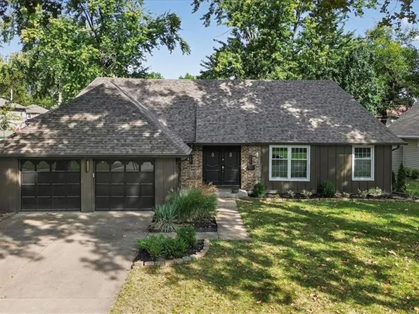 9804 W 100th Ter, Overland Park, KS 66212