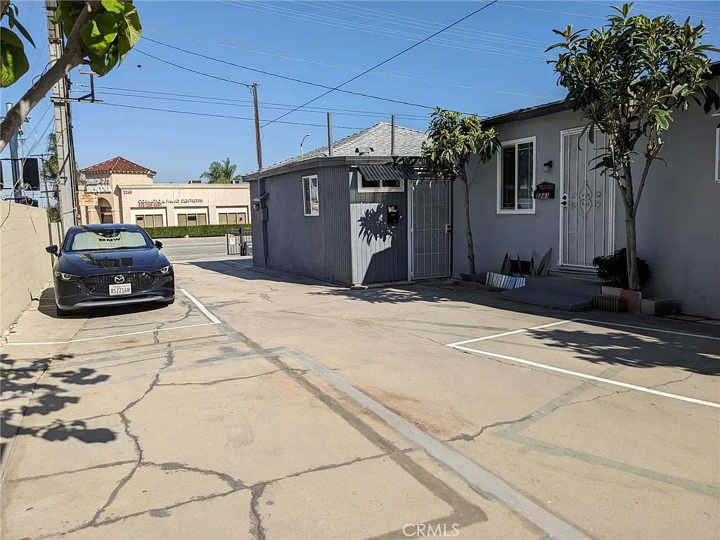 Studio, 294 sqft, $1,550 — Photo 3