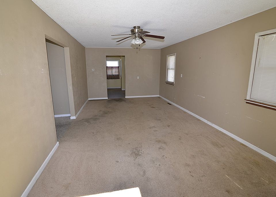 302 W Walnut St, Doniphan, NE 68832 Zillow