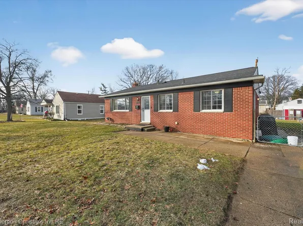 34504 Stellwagen St, Wayne, MI 48184