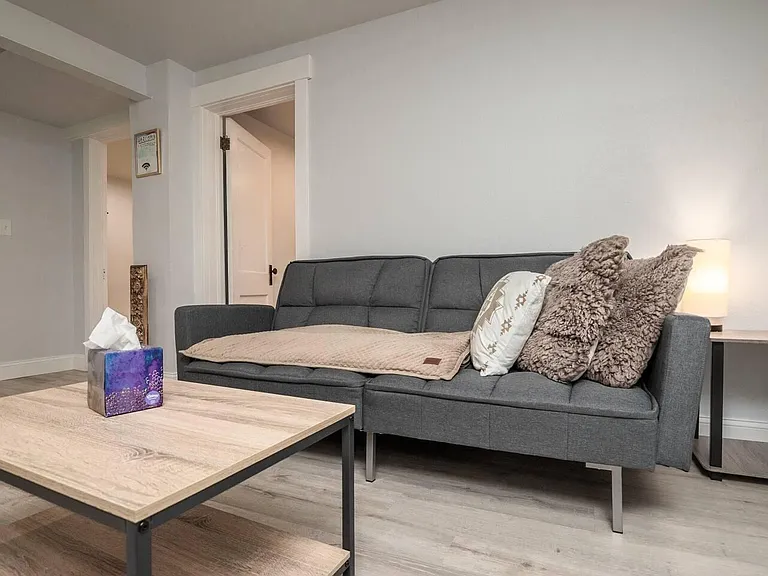 3 N Grant St #B — Photo 3