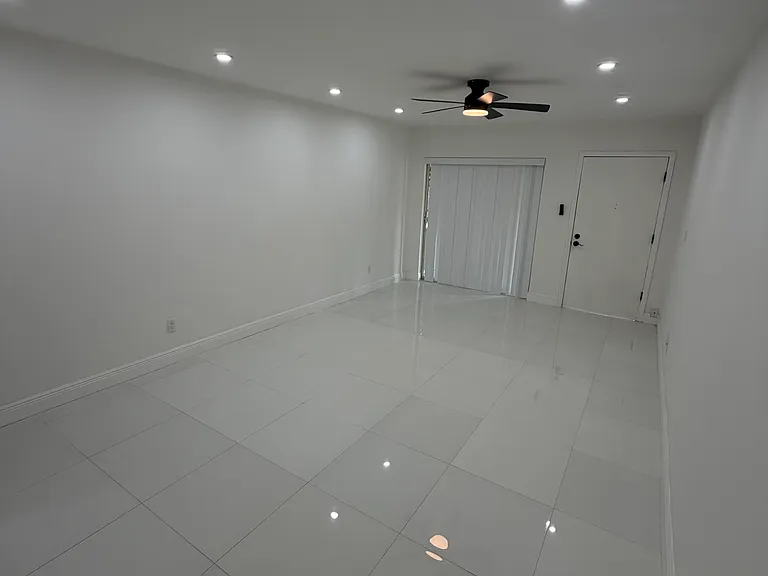 7531 Dolonita Dr — Photo 2