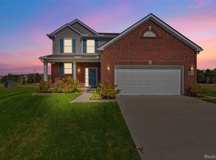 48993 Cold Rise Ct, Macomb, MI 48042