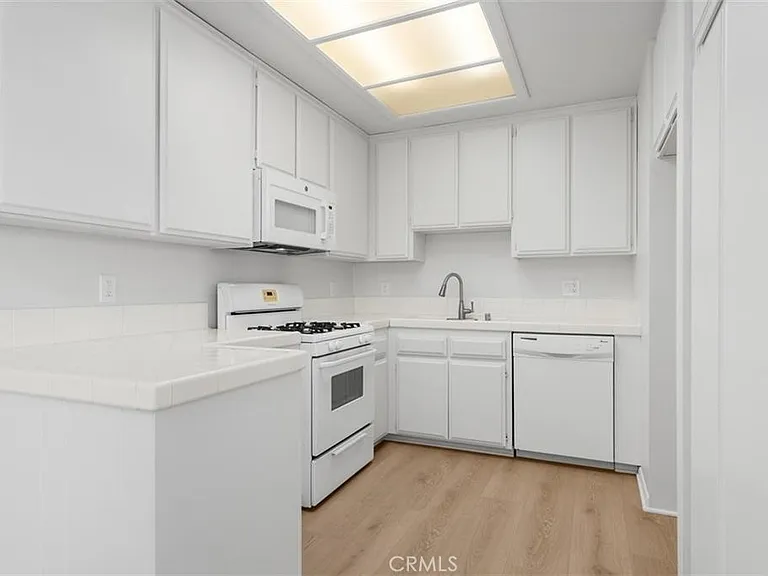 34031 Granada Dr — Photo 8