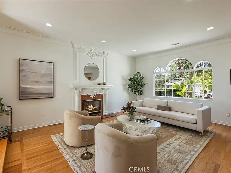4926 Crown Ave — Photo 6