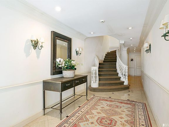 5th image of 1224 Sacramento St APT 2