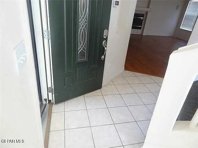 7481 Umbria Dr — Photo 2