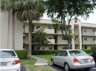 3252 Foxcroft Rd APT 103, Hollywood, FL 33025
