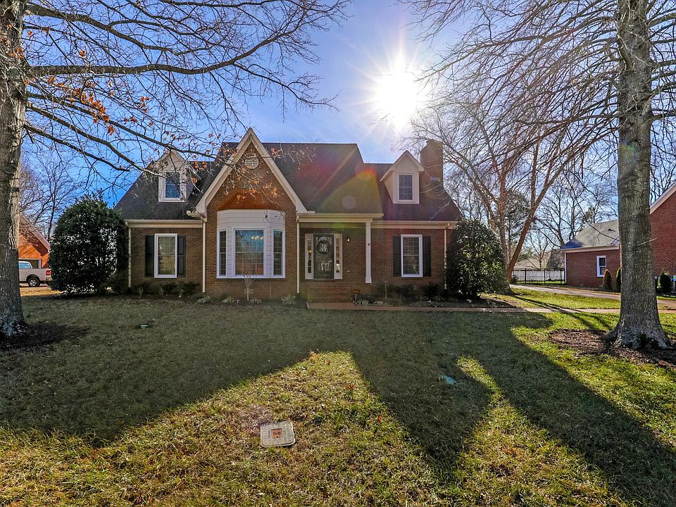 1st image of 611 Palisade Dr