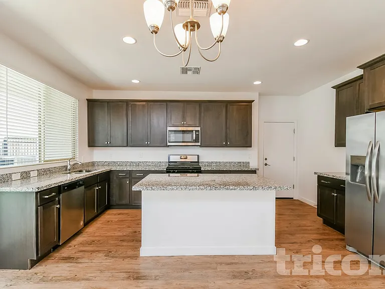 9310 E Strobe Ave — Photo 4