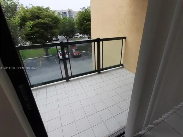 11800 SW 18th St APT 314-4, Miami, FL 33175