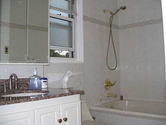 jucuzzi bath