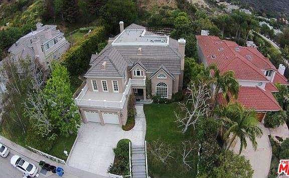 3rd image of 1412 Floresta Pl