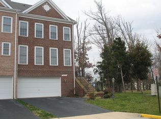 18552 Pineview Sq, Leesburg, VA