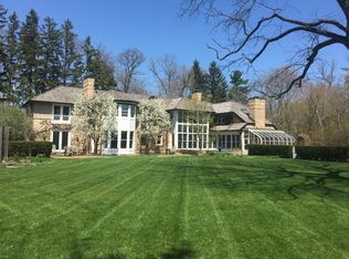 1177 Edgewood Rd, Lake Forest, IL 60045