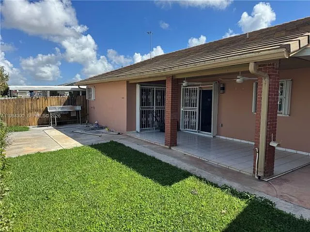 14325 SW 11th Ter — Photo 10
