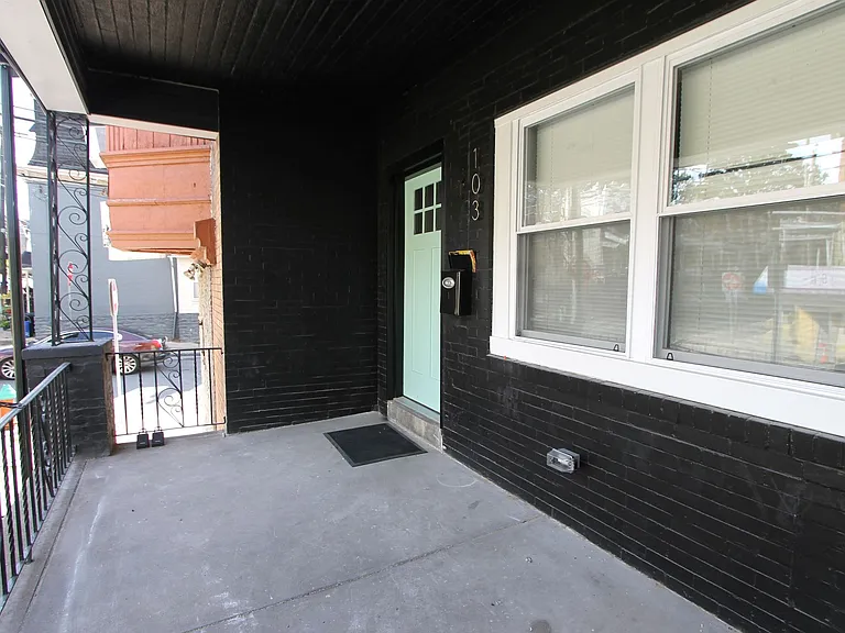 103 E Coulter St — Photo 1