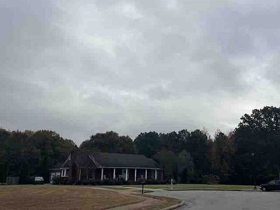 Exterior Neighborhood (street photo)