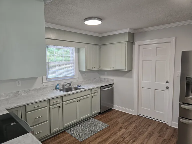 104 Karol Dr — Photo 11