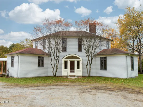 545 Stockbridge Rd, Lee, MA 01238